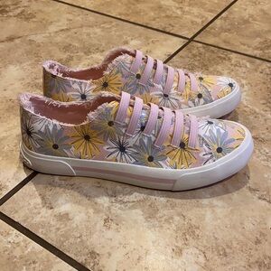 NWOB Rocket Dog Daisy Slip on Shoes